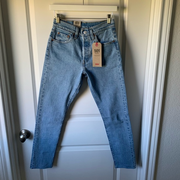 Levi’s 501 high rise skinny jean in tango raw hem - Picture 6 of 16